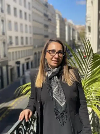 Portrait de Katia Salmi, courtière en crédit immobilier à Lyon