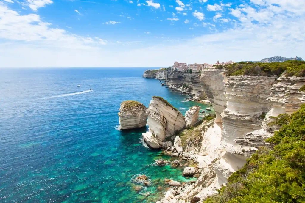 Bonifacio, magnifique ville du sud de la Corse, un endroit idéal pour investir dans l'immobilier locatif