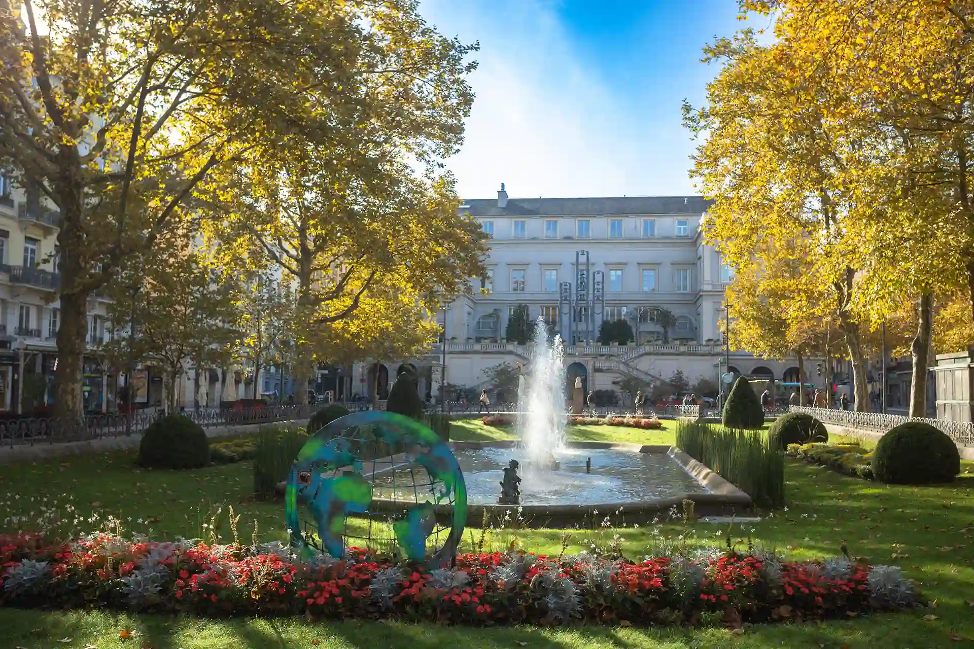 Investir ou vivre à Saint-Etienne. L'image montre la place Jean-Jaurès.