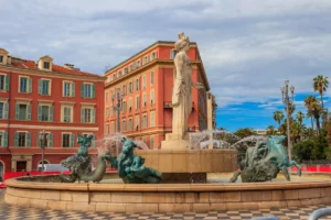La Fontaine du Soleil qui se trouve sur la place Masséna à Nice