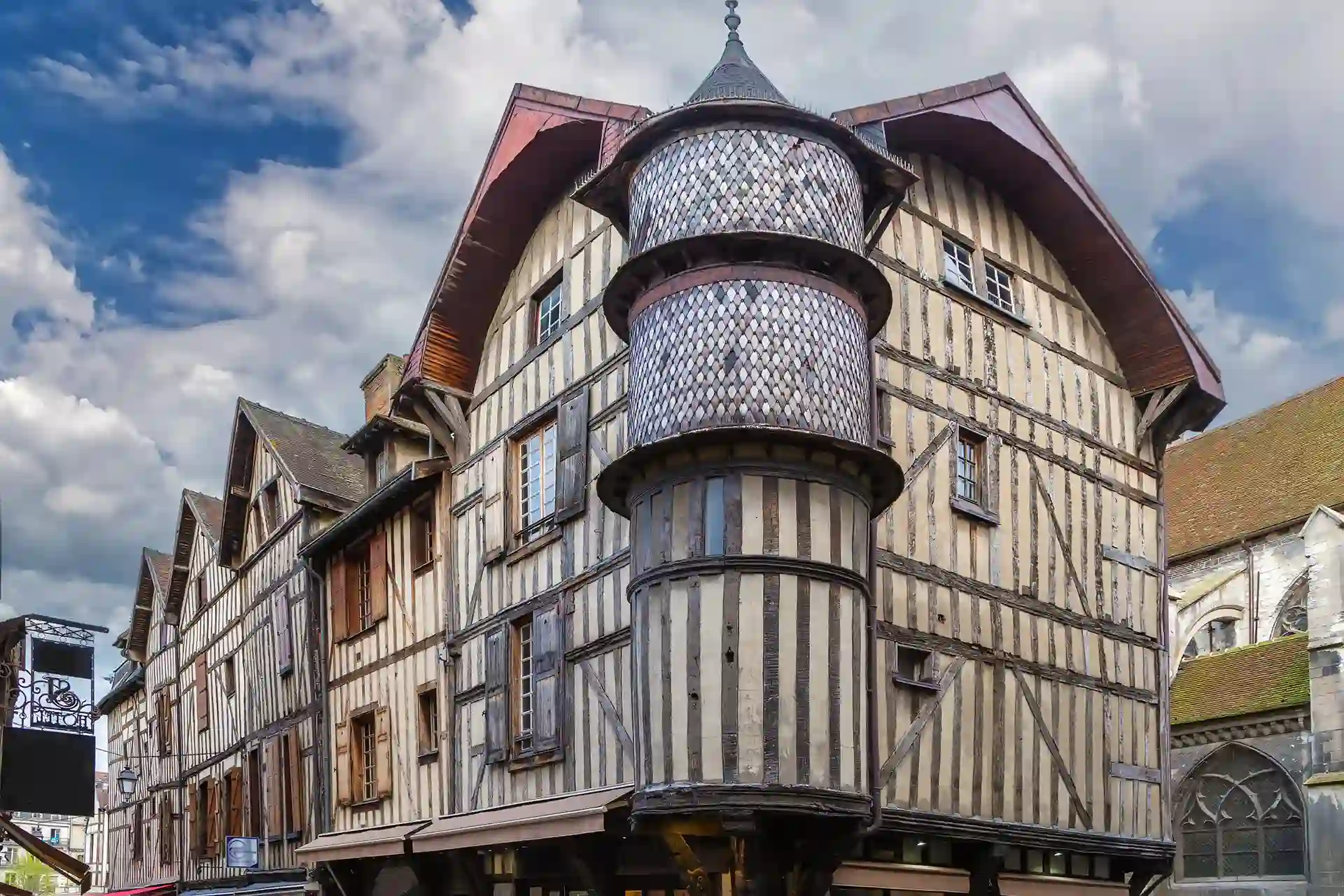 Ymanci Troyes