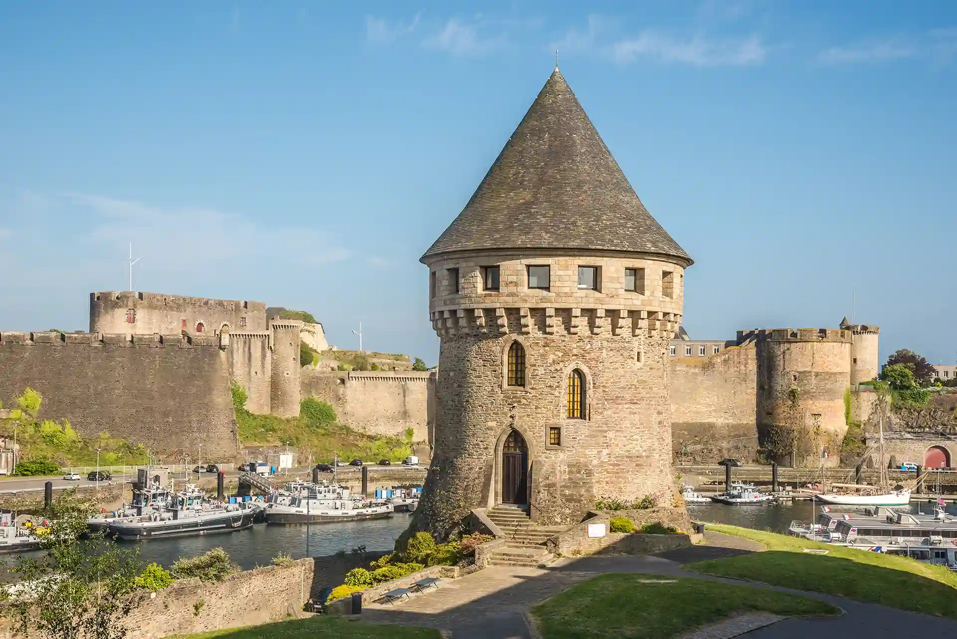 Devenir propriétaire d'un logement à Brest en 2026. L'image montre la célèbre tour Tanguy.