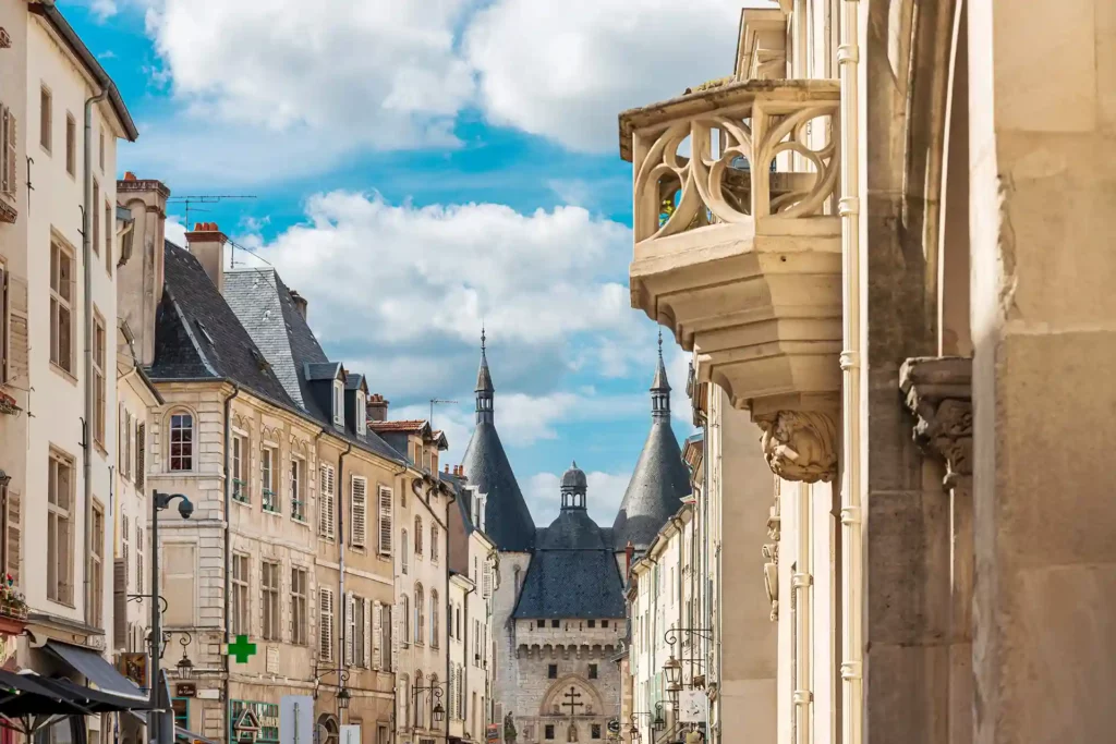 La vieille ville de Nancy, un endroit parfait et animé pour un investissement immobilier